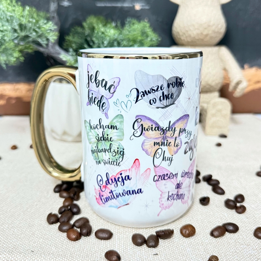 Mój kubek zajebistości z motylkami ze złotym uchem na prezent dla niej