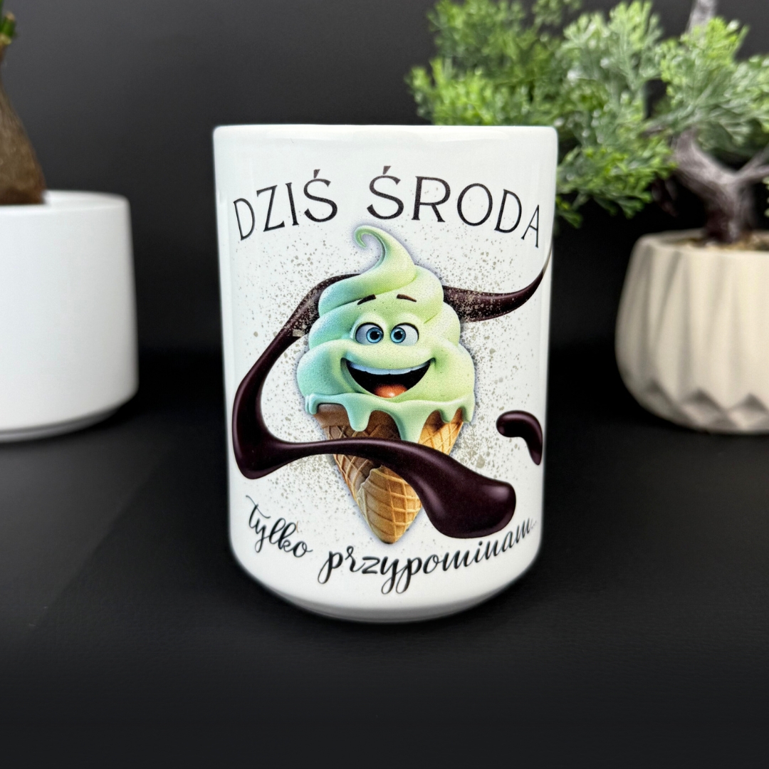 Kubek środa dzień loda