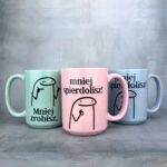 Kubek mniej zrobisz pastelowe kolory