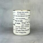 Kubek mogę się mylić ale wątpię biały złoty