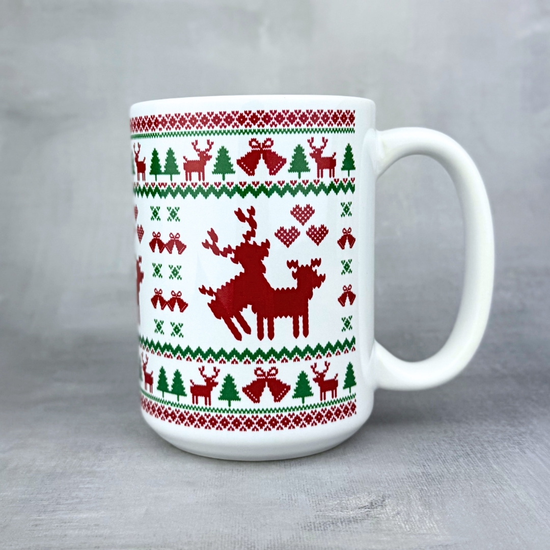 Kubek świąteczny jelenie szlaczki złoty jak ze swetra świątecznego Kubek świąteczny jelenie szlaczki humping deer